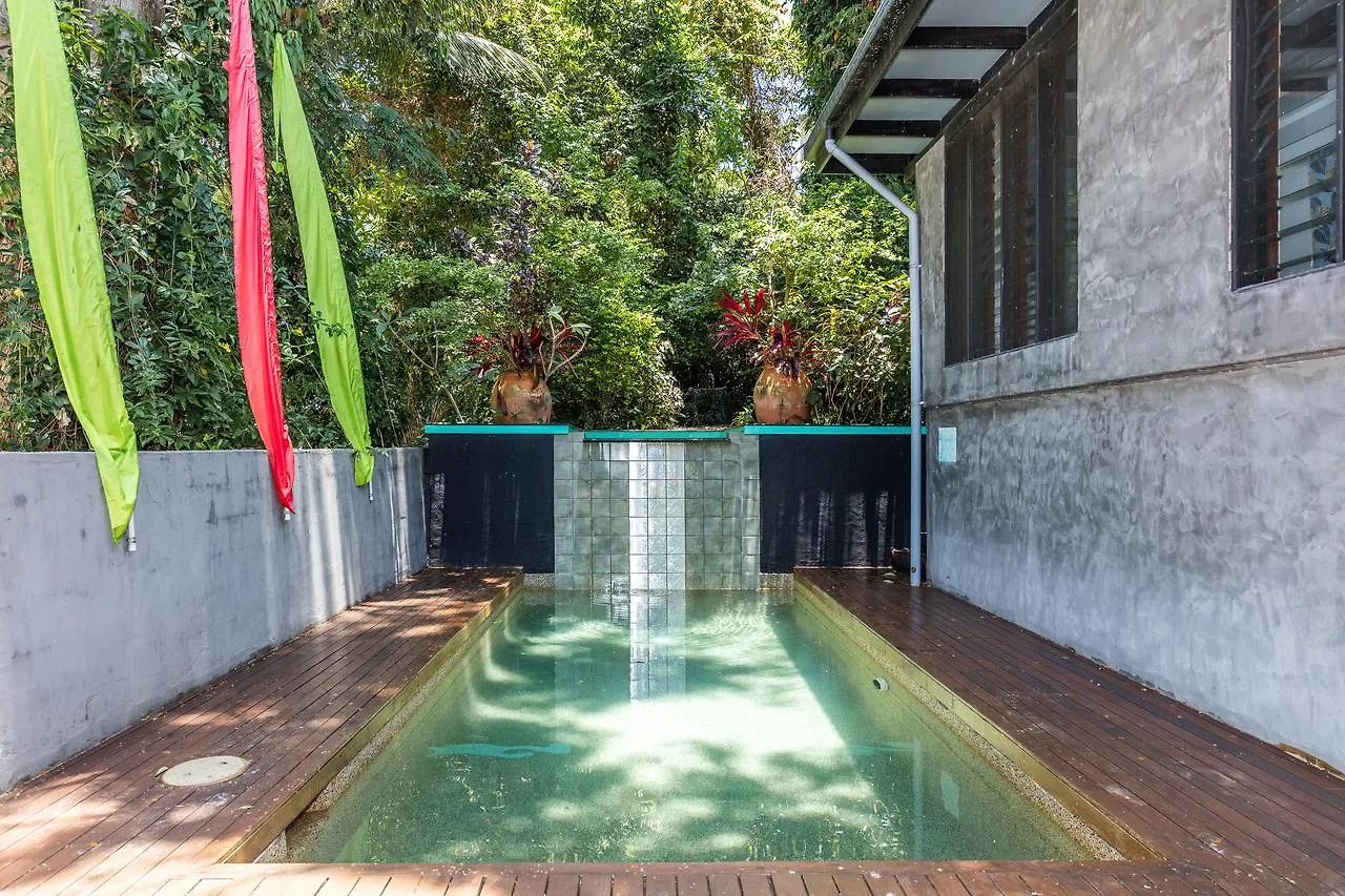 Celadon Holiday House Palm Cove